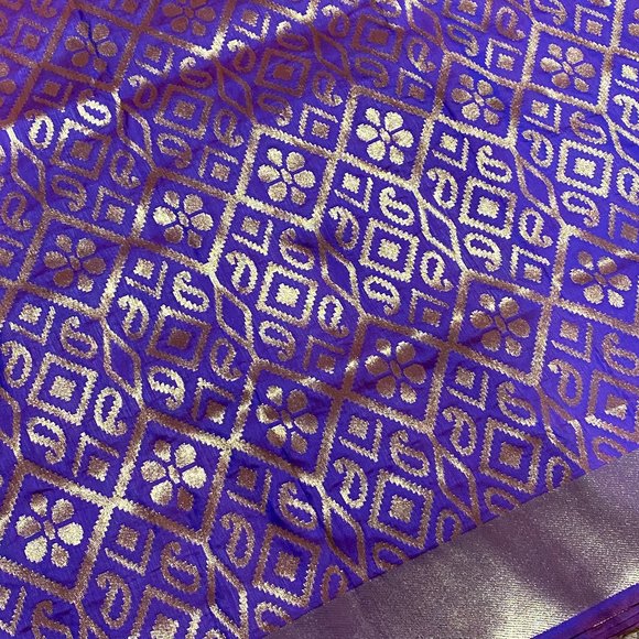 Banarasi silk sari in Purple ( dual toned) - Picture 1 of 10